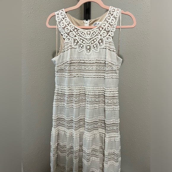 ELIZA J Ivory Lace Maxi Dress size 2P NEW - Picture 2 of 7